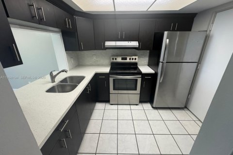 Кондоминиум с 2 спальнями в Дирфилд-Бич, Флорида № 2031632