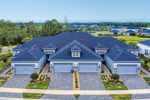 Townhouse in Port Orange, Florida 3 bedrooms, 194.63 sq.m. № 1773029 - photo 1