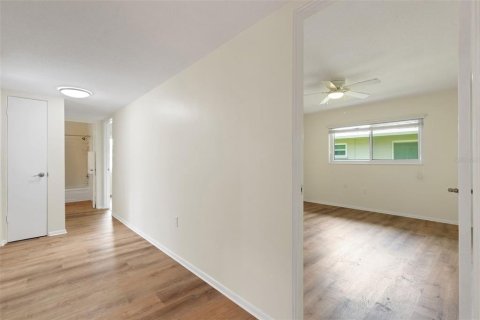 House in Sarasota, Florida 2 bedrooms, 118.45 sq.m. № 1894848 - photo 15