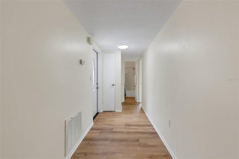 Villa ou maison à louer à Sarasota, Floride: 2 chambres, 118.45 m2 № 1894848 - photo 14
