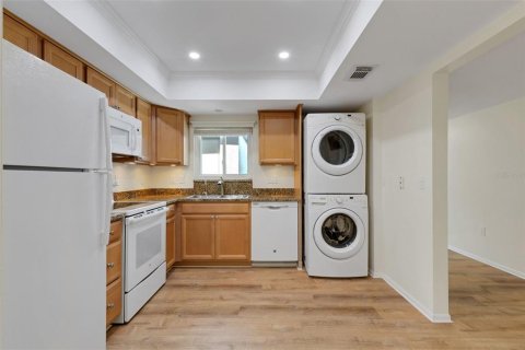 Villa ou maison à louer à Sarasota, Floride: 2 chambres, 118.45 m2 № 1894848 - photo 9