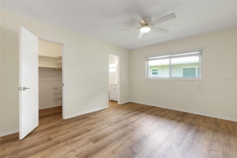 House in Sarasota, Florida 2 bedrooms, 118.45 sq.m. № 1894848 - photo 16