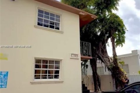 Propiedad comercial en venta en Miami, Florida, 457.82 m2 № 2017535 - foto 3