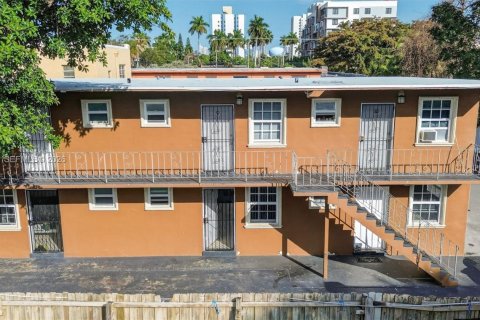 Propiedad comercial en venta en Miami, Florida, 457.82 m2 № 2017535 - foto 4