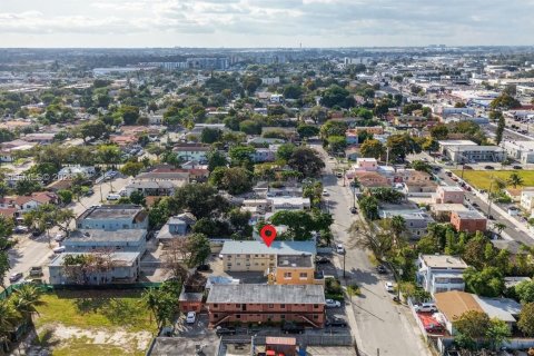 Propiedad comercial en venta en Miami, Florida, 457.82 m2 № 2017535 - foto 17