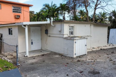 Propiedad comercial en venta en Miami, Florida, 457.82 m2 № 2017535 - foto 12