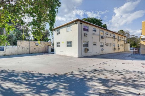 Propiedad comercial en venta en Miami, Florida, 457.82 m2 № 2017535 - foto 8