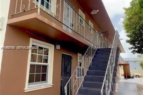 Propiedad comercial en Miami, Florida 457.82 m2 № 2017535