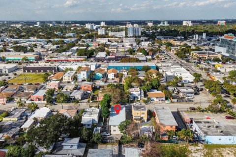 Propiedad comercial en venta en Miami, Florida, 457.82 m2 № 2017535 - foto 15