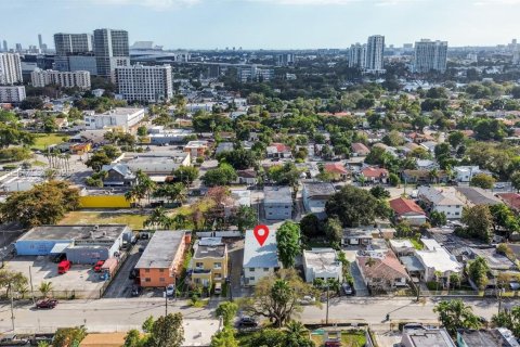 Propiedad comercial en venta en Miami, Florida, 457.82 m2 № 2017535 - foto 16