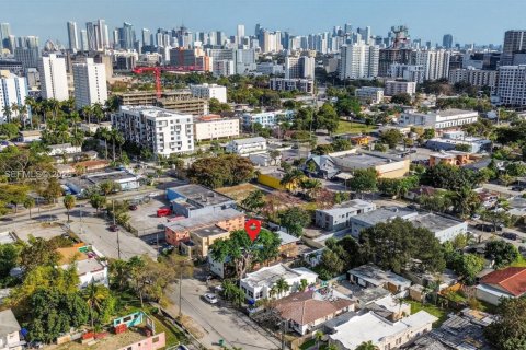 Propiedad comercial en venta en Miami, Florida, 457.82 m2 № 2017535 - foto 13