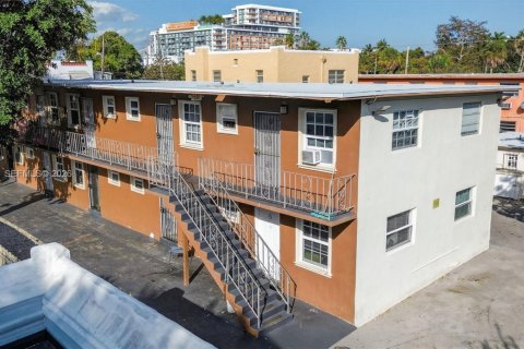 Propiedad comercial en venta en Miami, Florida, 457.82 m2 № 2017535 - foto 5