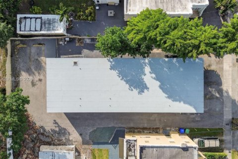 Propiedad comercial en venta en Miami, Florida, 457.82 m2 № 2017535 - foto 10