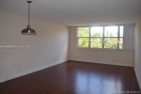 Купить кондоминиум в Майами, Флорида 1 спальня, 64.94м2, № 2005588 - фото 3