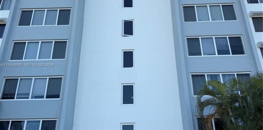 Кондоминиум с 1 спальней в Майами, Флорида № 2005588