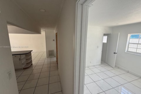 Villa ou maison à louer à Miramar, Floride: 2 chambres № 1965360 - photo 10