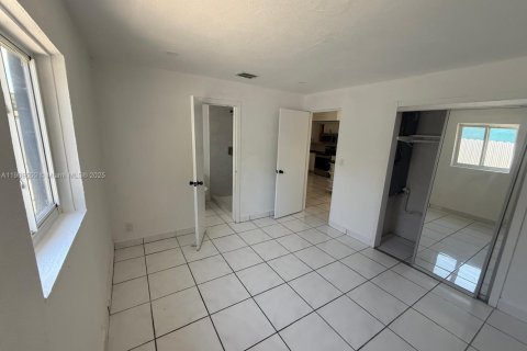 Villa ou maison à louer à Miramar, Floride: 2 chambres № 1965360 - photo 5