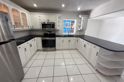 Villa ou maison à louer à Miramar, Floride: 2 chambres № 1965360 - photo 8