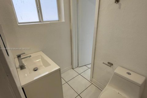 Villa ou maison à louer à Miramar, Floride: 2 chambres № 1965360 - photo 2