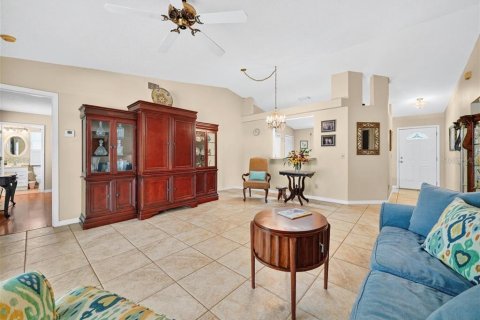 House in Palm Bay, Florida 3 bedrooms, 110.74 sq.m. № 1908080 - photo 16