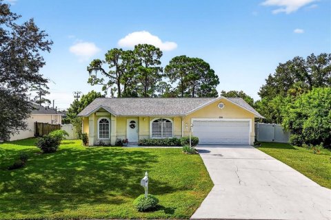 House in Palm Bay, Florida 3 bedrooms, 110.74 sq.m. № 1908080 - photo 1