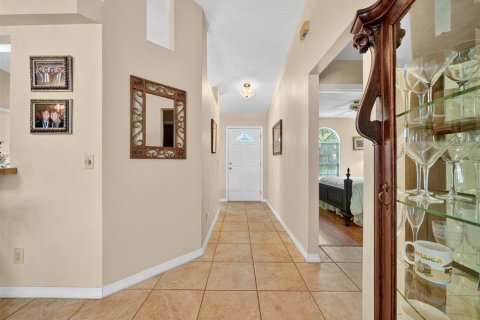House in Palm Bay, Florida 3 bedrooms, 110.74 sq.m. № 1908080 - photo 18