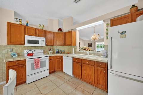 House in Palm Bay, Florida 3 bedrooms, 110.74 sq.m. № 1908080 - photo 11