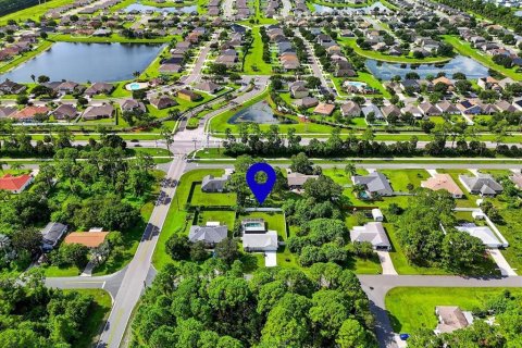 House in Palm Bay, Florida 3 bedrooms, 110.74 sq.m. № 1908080 - photo 8