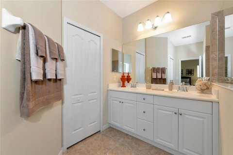 House in Bradenton, Florida 3 bedrooms, 140.19 sq.m. № 1847955 - photo 13