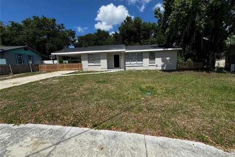House in Leesburg, Florida 4 bedrooms, 108.14 sq.m. № 2366849
