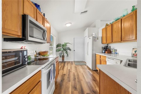 House in Riverview, Florida 3 bedrooms, 140 sq.m. № 2304423 - photo 15