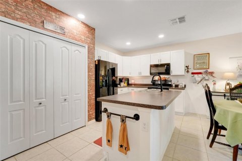 House in Poinciana, Florida 3 bedrooms, 132.39 sq.m. № 1640627 - photo 8