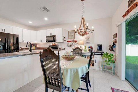 House in Poinciana, Florida 3 bedrooms, 132.39 sq.m. № 1640627 - photo 12