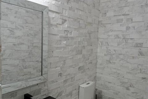 Casa en alquiler en Tampa, Florida, 4 dormitorios, 418.62 m2 № 1691032 - foto 20