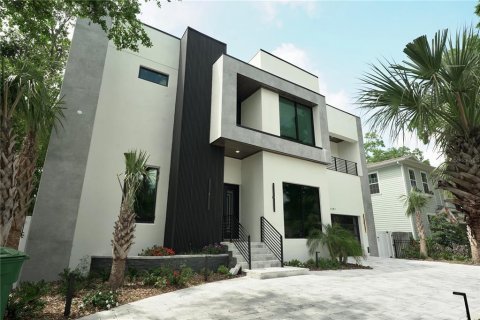 Casa en alquiler en Tampa, Florida, 4 dormitorios, 418.62 m2 № 1691032 - foto 3