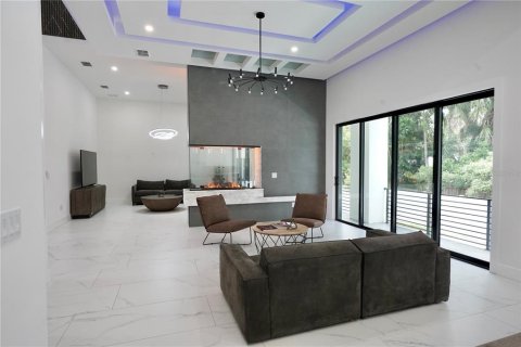Casa en alquiler en Tampa, Florida, 4 dormitorios, 418.62 m2 № 1691032 - foto 27