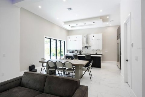 Casa en alquiler en Tampa, Florida, 4 dormitorios, 418.62 m2 № 1691032 - foto 25