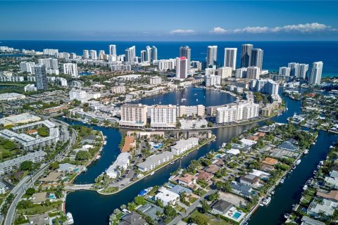 Copropriété à louer à Hallandale Beach, Floride: 1 chambre, 65.03 m2 № 2439374 - photo 24