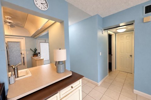 Copropriété à louer à Hallandale Beach, Floride: 1 chambre, 65.03 m2 № 2439374 - photo 9