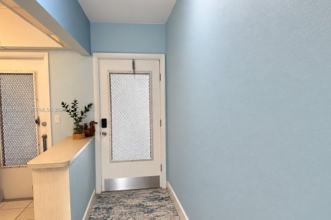 Copropriété à louer à Hallandale Beach, Floride: 1 chambre, 65.03 m2 № 2439374 - photo 13