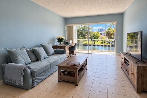 Copropriété à louer à Hallandale Beach, Floride: 1 chambre, 65.03 m2 № 2439374 - photo 6