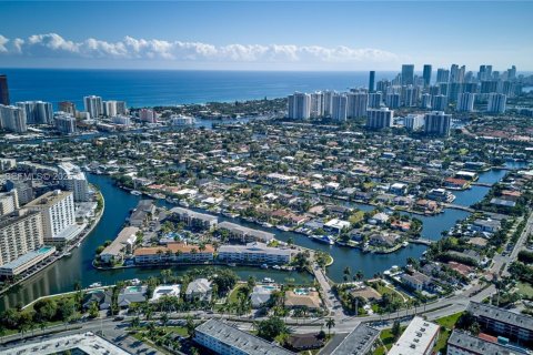 Copropriété à louer à Hallandale Beach, Floride: 1 chambre, 65.03 m2 № 2439374 - photo 23