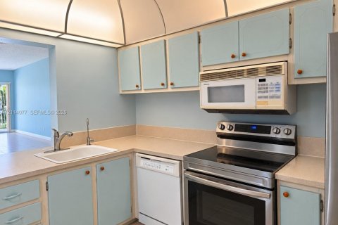 Copropriété à louer à Hallandale Beach, Floride: 1 chambre, 65.03 m2 № 2439374 - photo 11