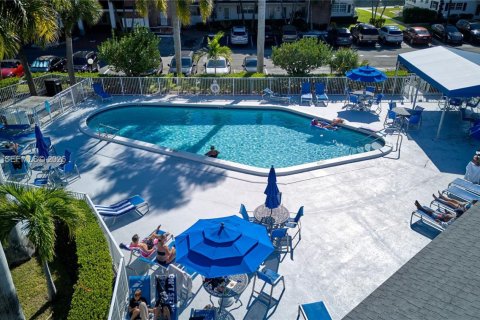 Copropriété à louer à Hallandale Beach, Floride: 1 chambre, 65.03 m2 № 2439374 - photo 19