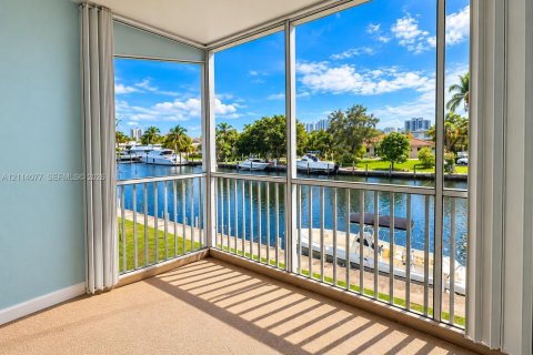 Copropriété à louer à Hallandale Beach, Floride: 1 chambre, 65.03 m2 № 2439374 - photo 15