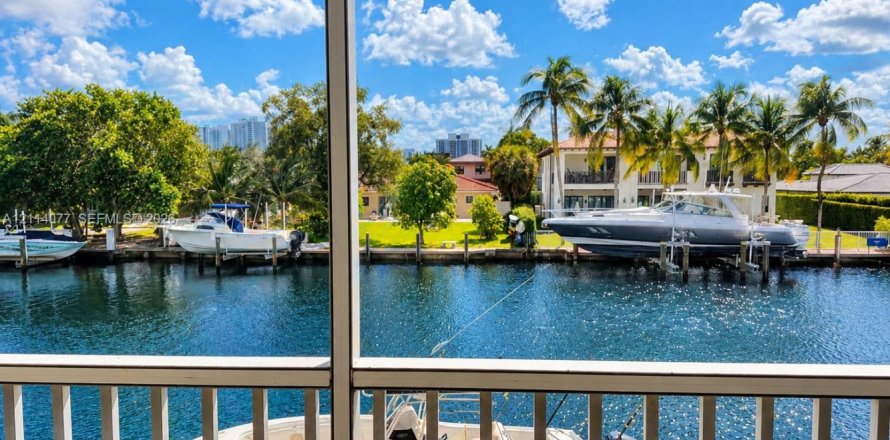 Condo à Hallandale Beach, Floride, 1 chambre  № 2439374