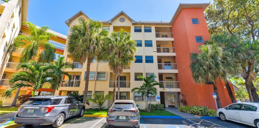 Condo in Doral, Florida, 2 bedrooms № 1708843