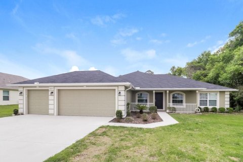 House in Fruitland Park, Florida 3 bedrooms, 183.95 sq.m. № 1914523 - photo 1