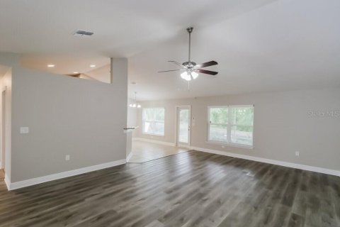 House in Fruitland Park, Florida 3 bedrooms, 183.95 sq.m. № 1914523 - photo 6