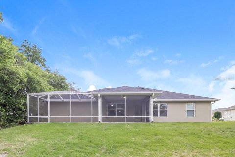 House in Fruitland Park, Florida 3 bedrooms, 183.95 sq.m. № 1914523 - photo 15
